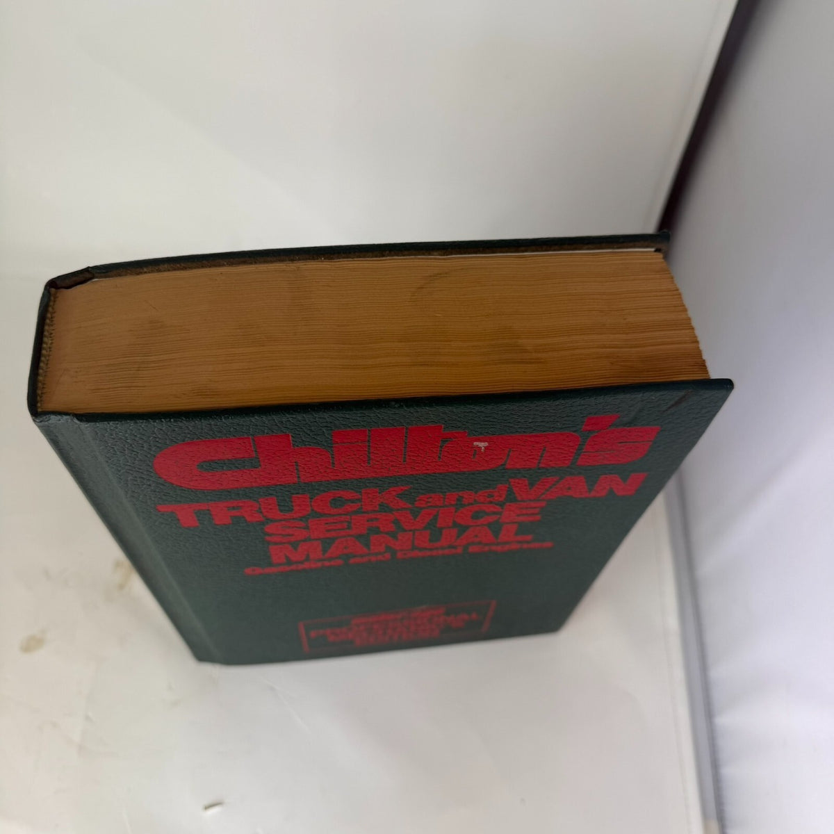 Chilton's Truck & Van Service Manual Professional Mechanics Edition 1975-84 T358