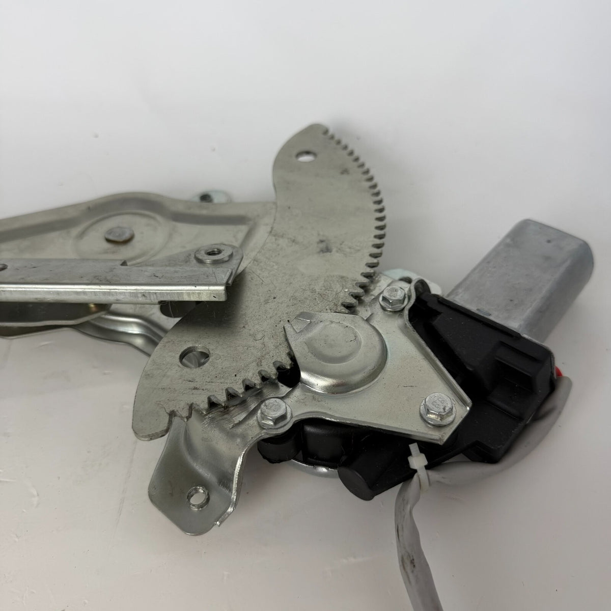 Power Window Motor & Regulator - Right Front Passenger 1997-2001 Toyota Camry