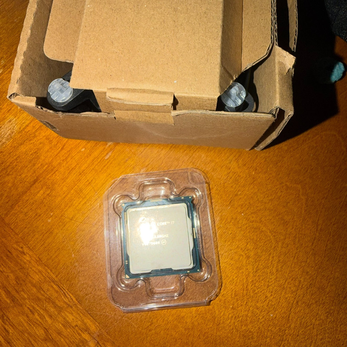 Intel Core i7-9700K Desktop Processor 8 Cores up 4.9 GHz Turbo unlocked LGA1151