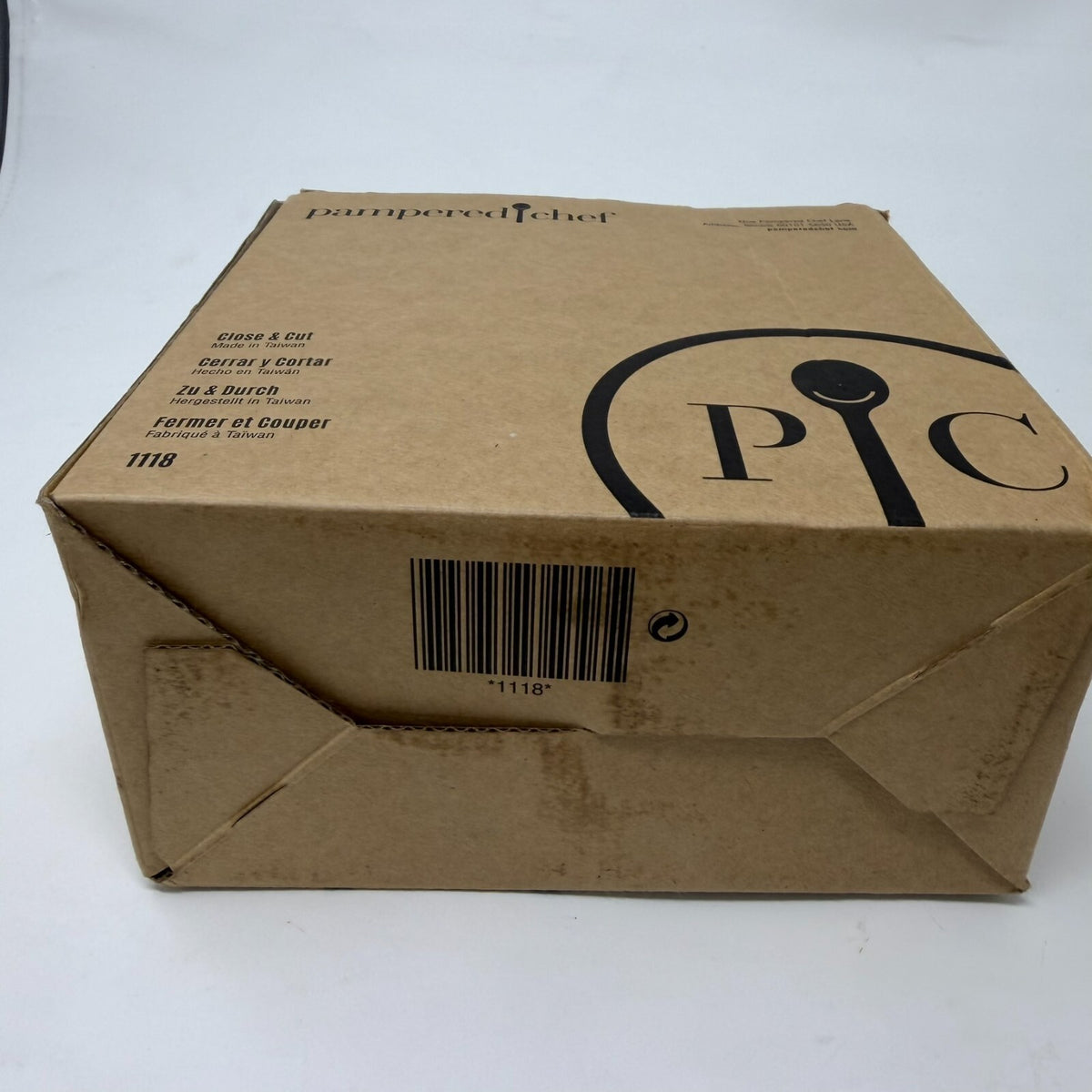 New in Box Pampered Chef Close & Cut #1118 Multipurpose Food Holder and Slicer