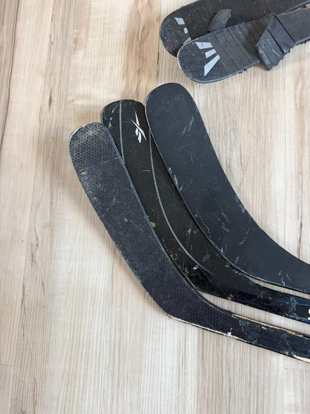 Hockey Stick Lot 5 PC Warrior Covert QRL Easton Ultra Reebok Koho Right/ Left
