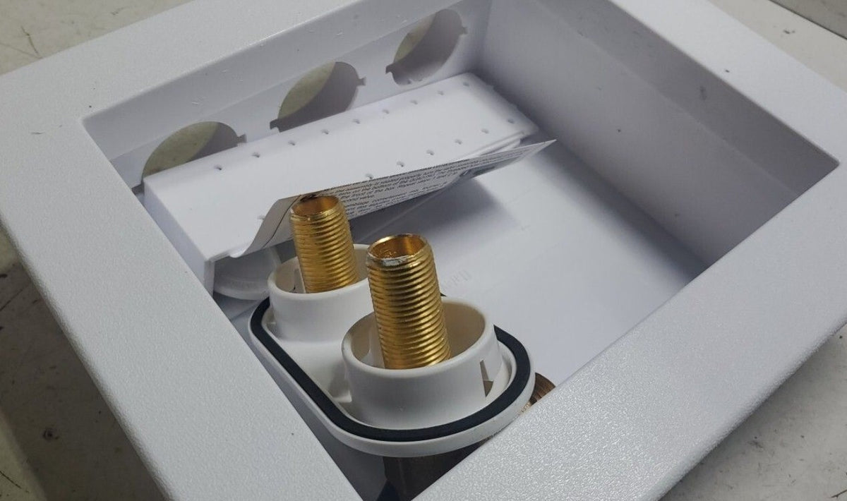 Oatey Quadtro 1/2" Copper Sweat x 3/4" MHT Outlet Box & Water Pressure Regulator