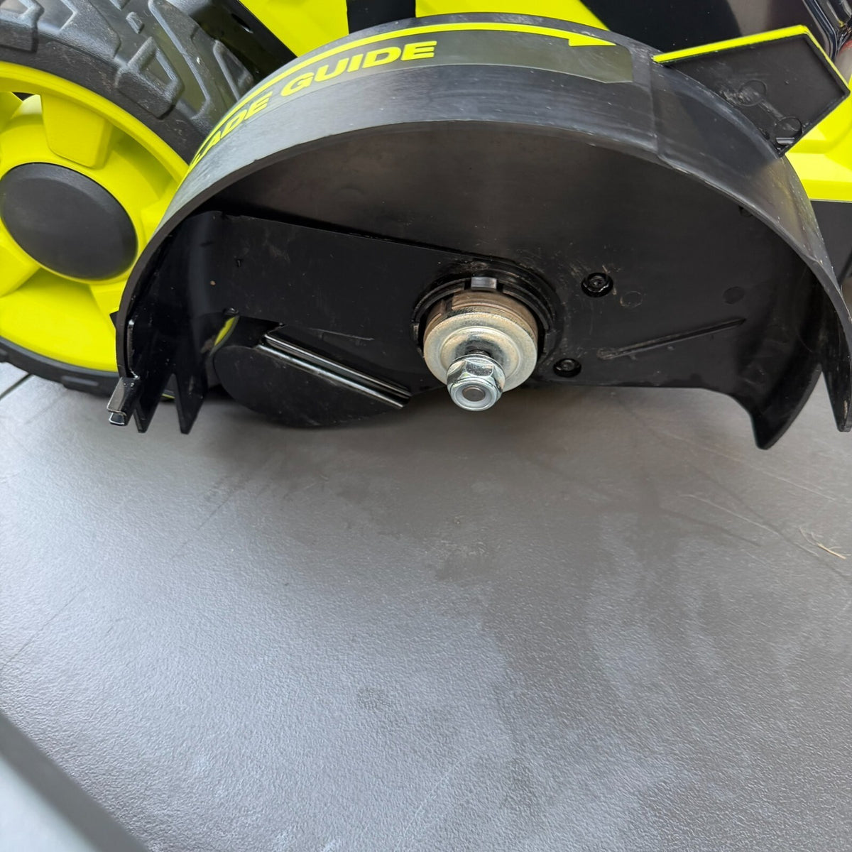 RYOBI 40V HP Brushless 9 in. Cordless Edger (Tool Only) RY40706BTL 3 Wheeled